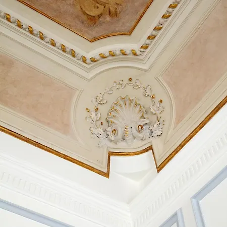 Rocco House Via Manzoni Milano
