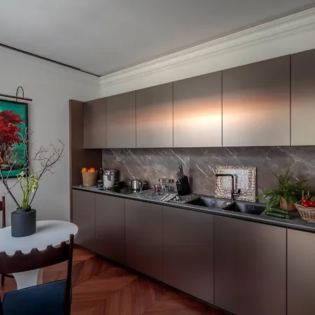 Rocco House Via Manzoni * Milano