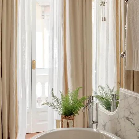 Rocco House Via Manzoni Milano
